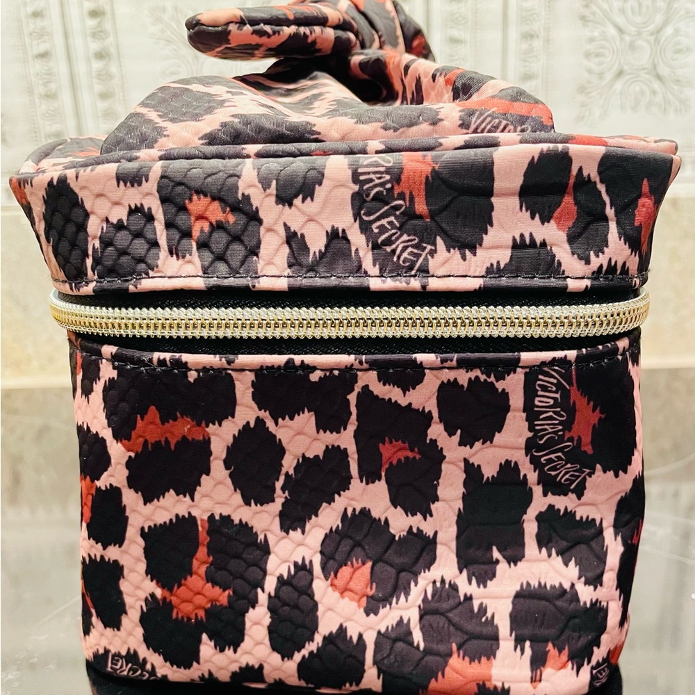 Victoria’s Secret Zippered Cosmetic Case - Picture 2 of 8